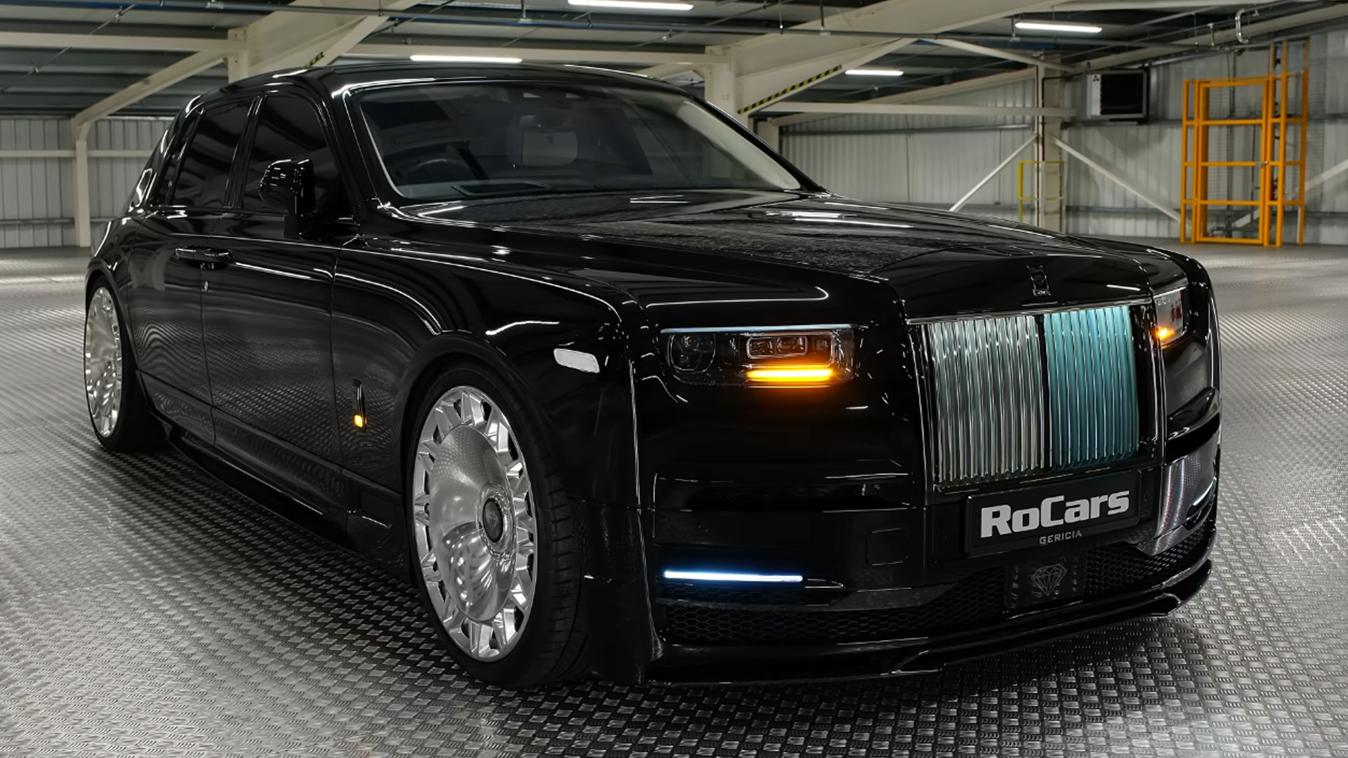 ONYX concept gives the Phantom a more dramatic presence