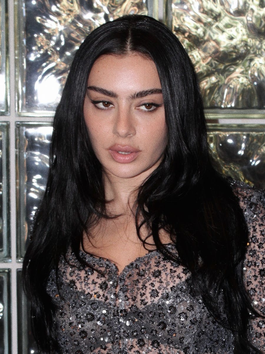 Ethereal makeup is trending for fall—think: anti-blush, stained glass ...