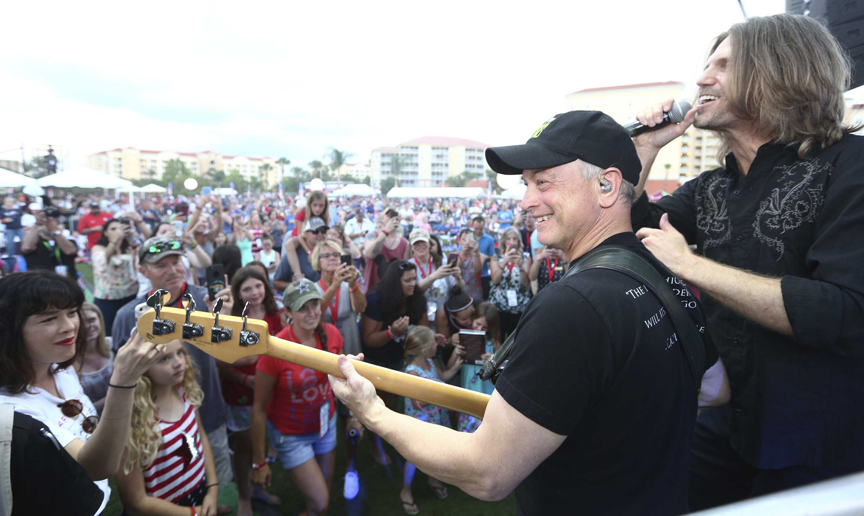 Gary Sinise, known for his role as Lieutenant Dan in Forrest Gump ...