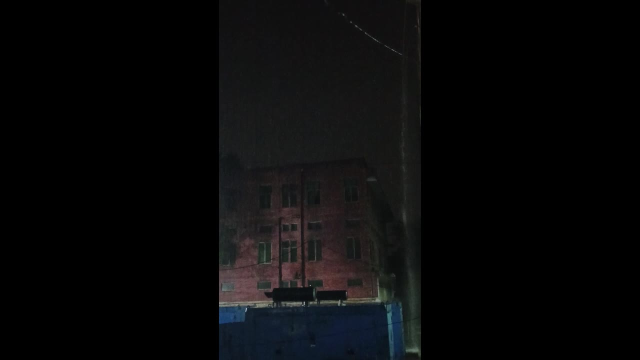 Heavy rain and intense lightning sweep across Lahore, Pakistan
