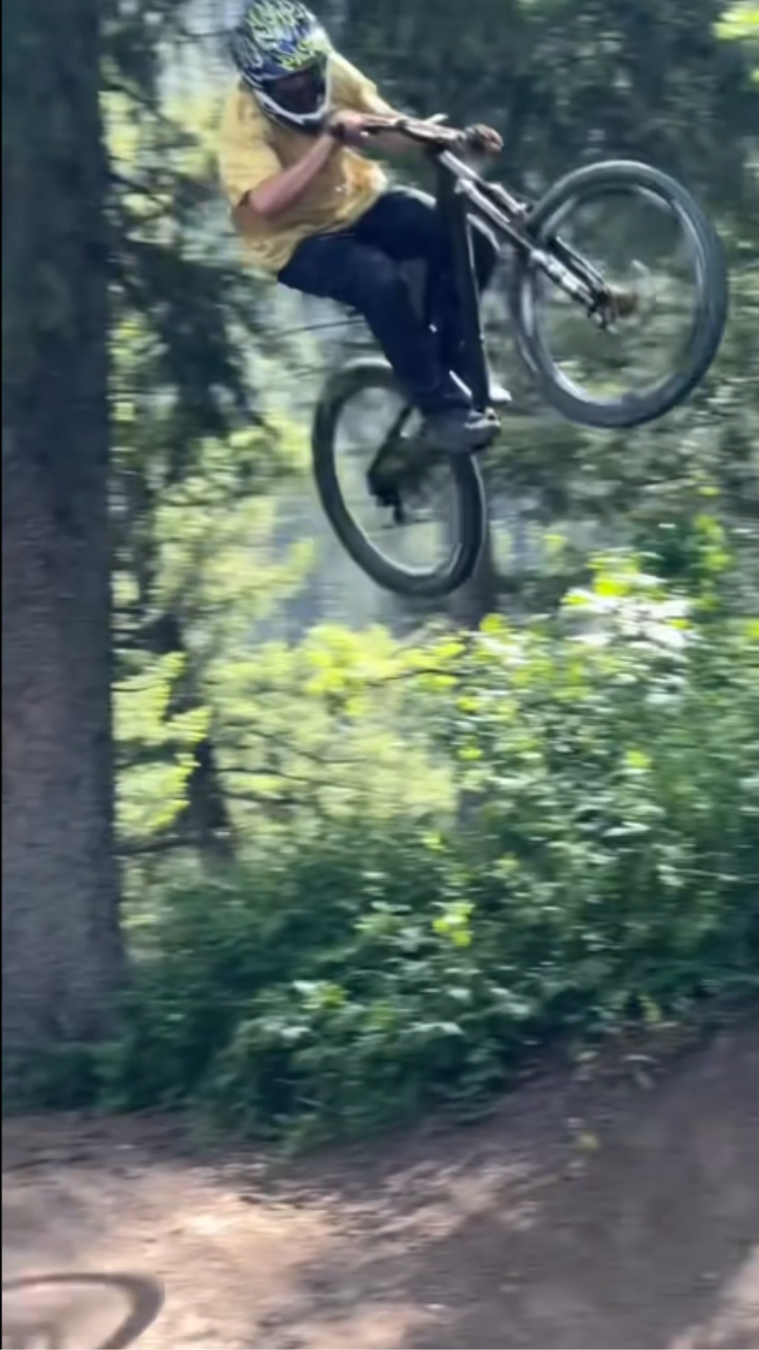 Top MTB trail ride steep climbs and fast descents