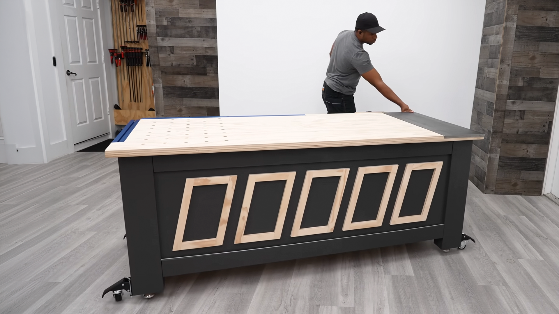I built the ultimate DIY workbench 🔥