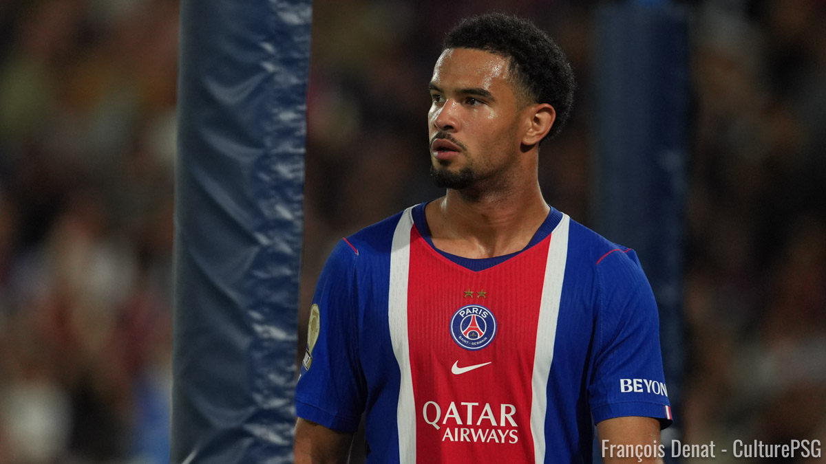 Zaïre-Emery bien entouré lors de France/Belgique