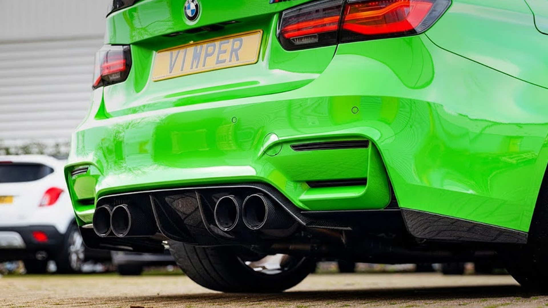 BMW M4 highlights its lightweight titanium exhaust