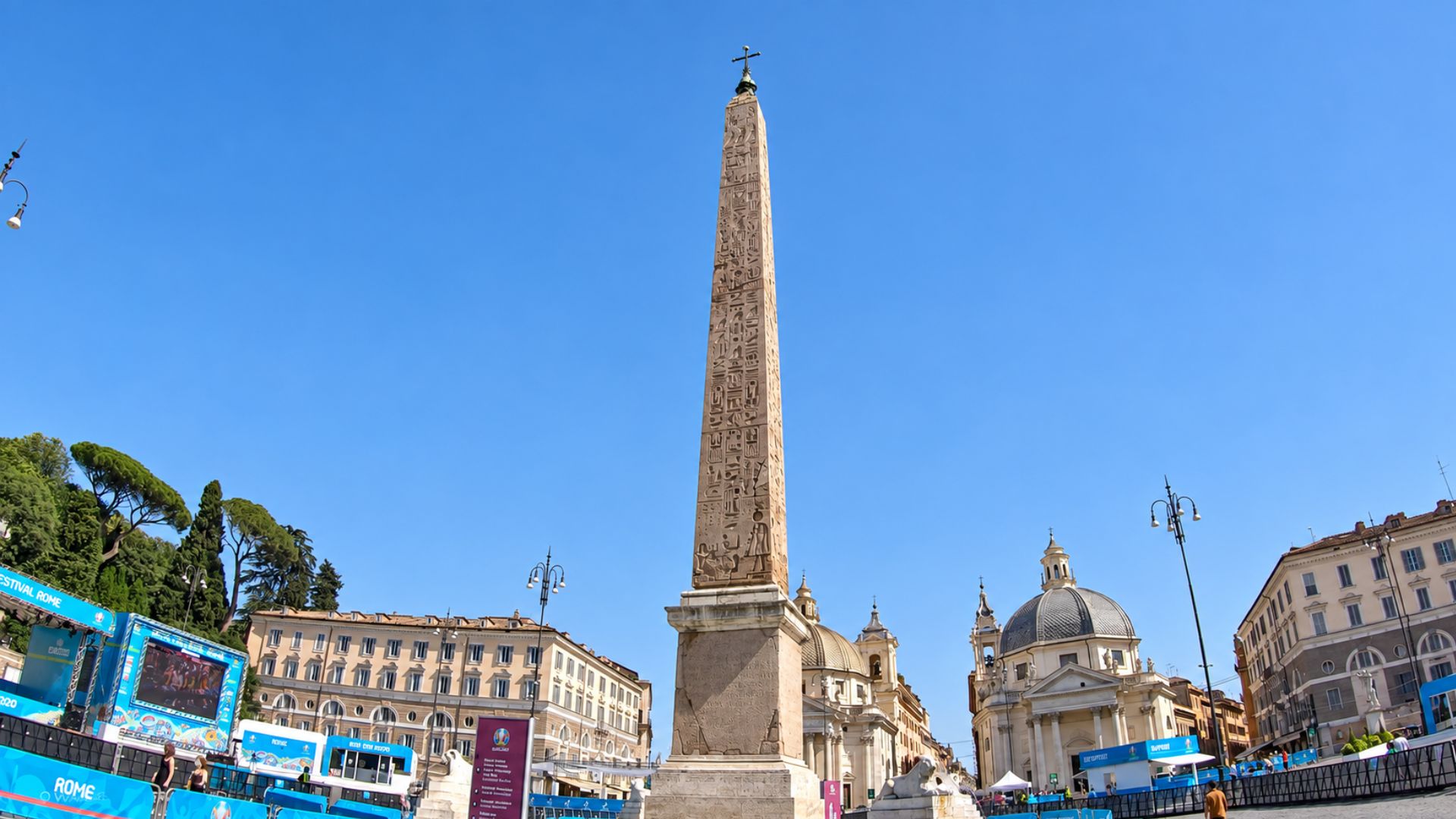 Historic landmarks along Rome’s Via del Corso route (4K)