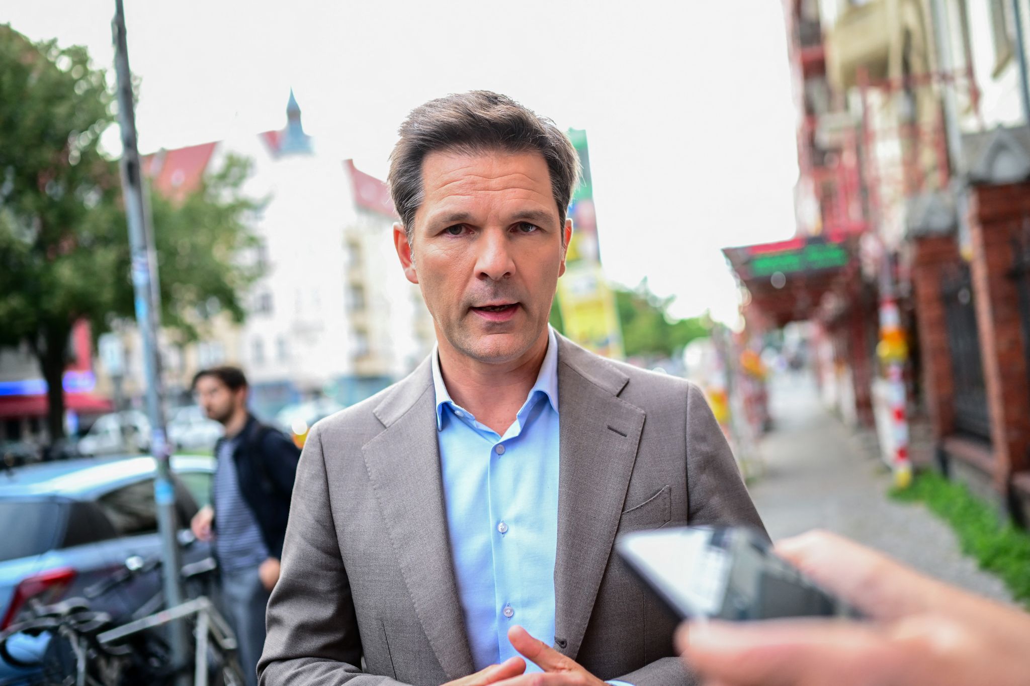 Berlin SPD candidate vows to fight AfD in Sunday vote despite probe