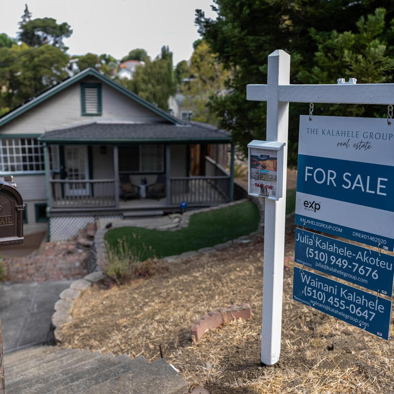Mortgage rates are nearing 7%. One house hunter says he's despondent.