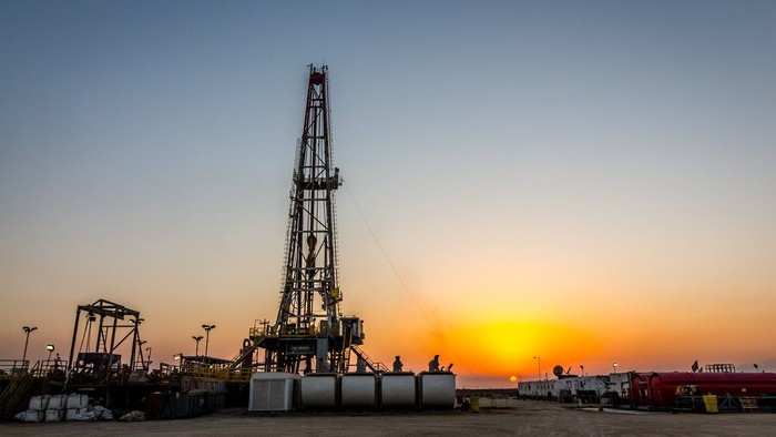 US oil, gas rig count creeps up with strong prices