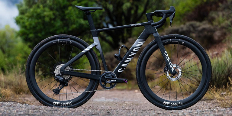 Canyon fixed the Grail’s tire clearance problem—and made it smoother too