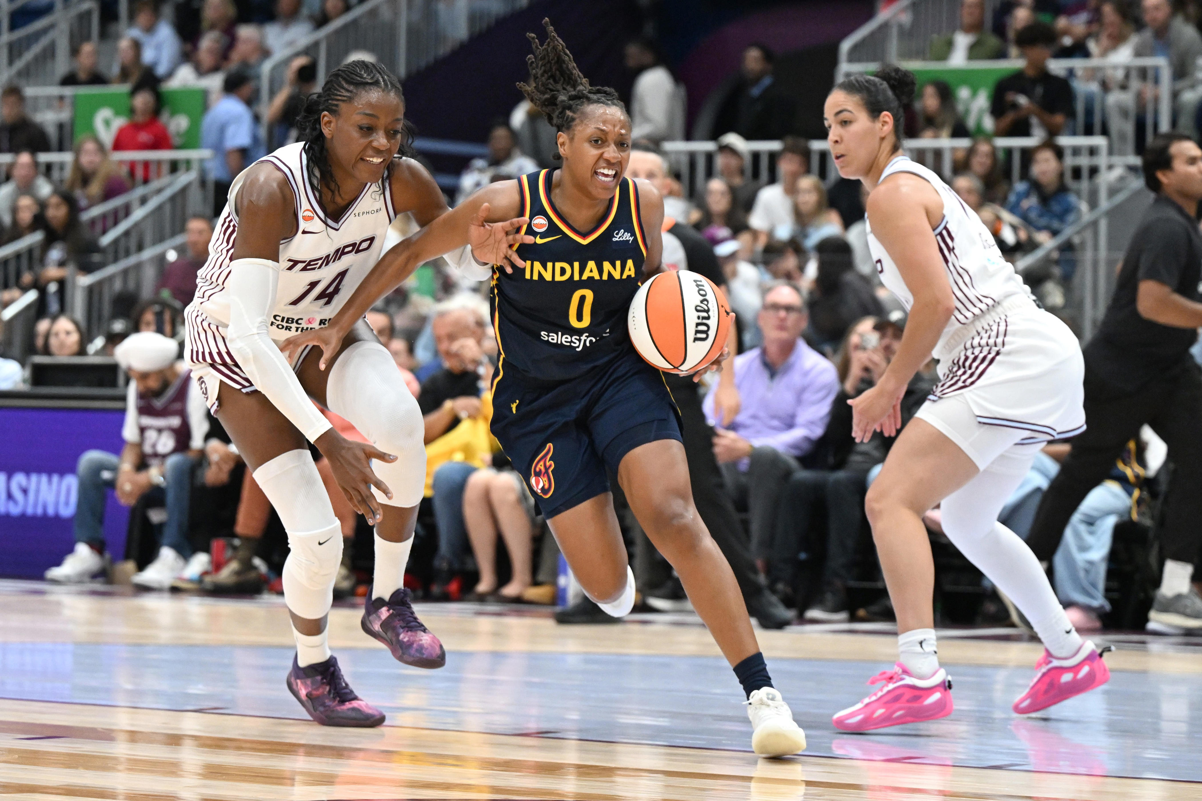 Kelsey Mitchell sets WNBA scoring record in Fever's win over Tempo
