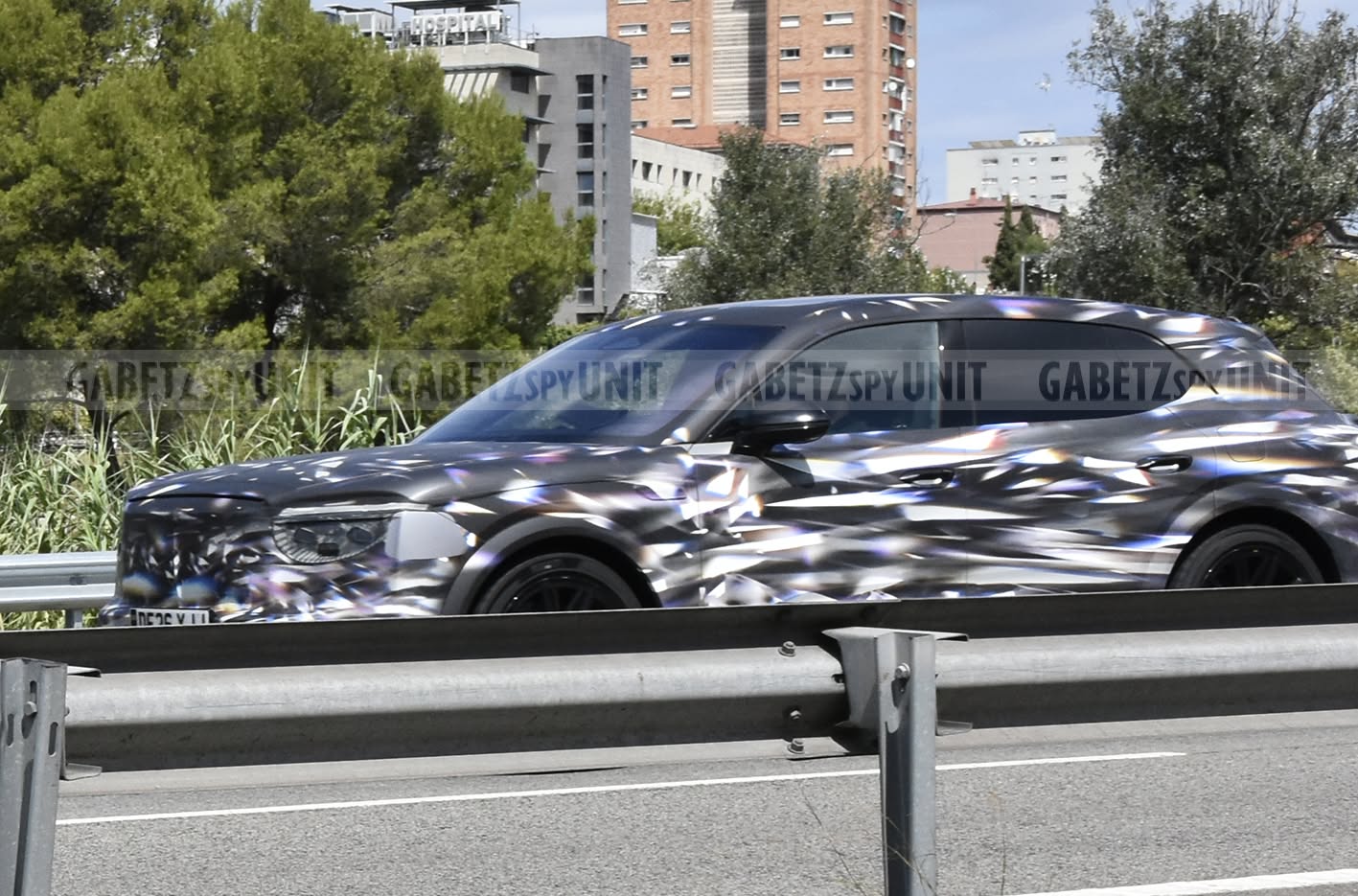 Bentley Torcal Foto Spia In Spagna A Giorni Dal Debutto