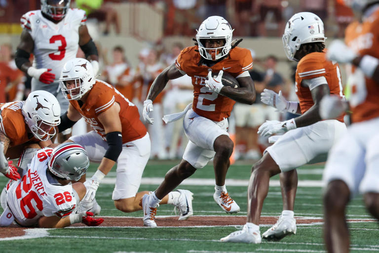 Longhorns daily news: Texas RB Hollywood Smothers named Paul Hornung ...