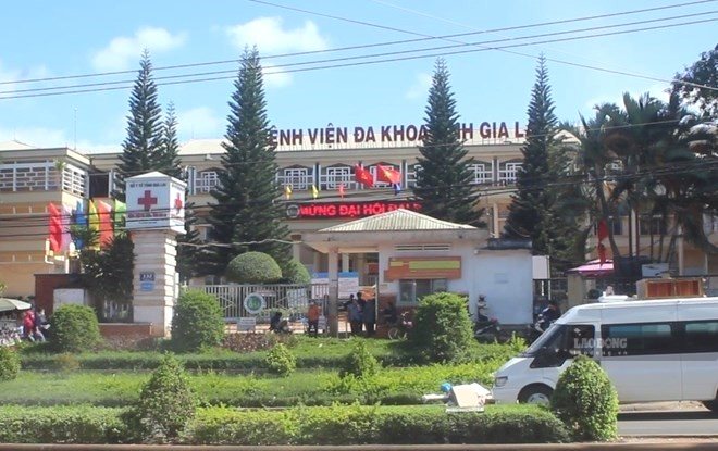 Để vỉa hè, khuôn viên bệnh viện nhếch nhác, Gia Lai chỉ đạo xử lý