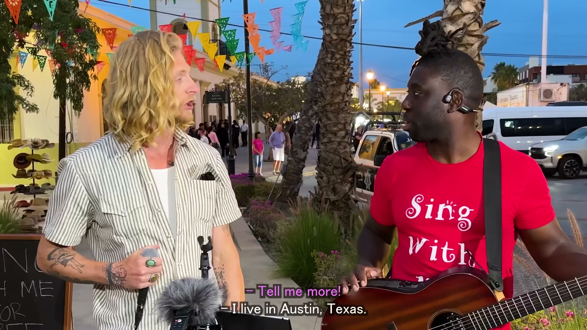 Random vacationer draws huge crowd when he sings this