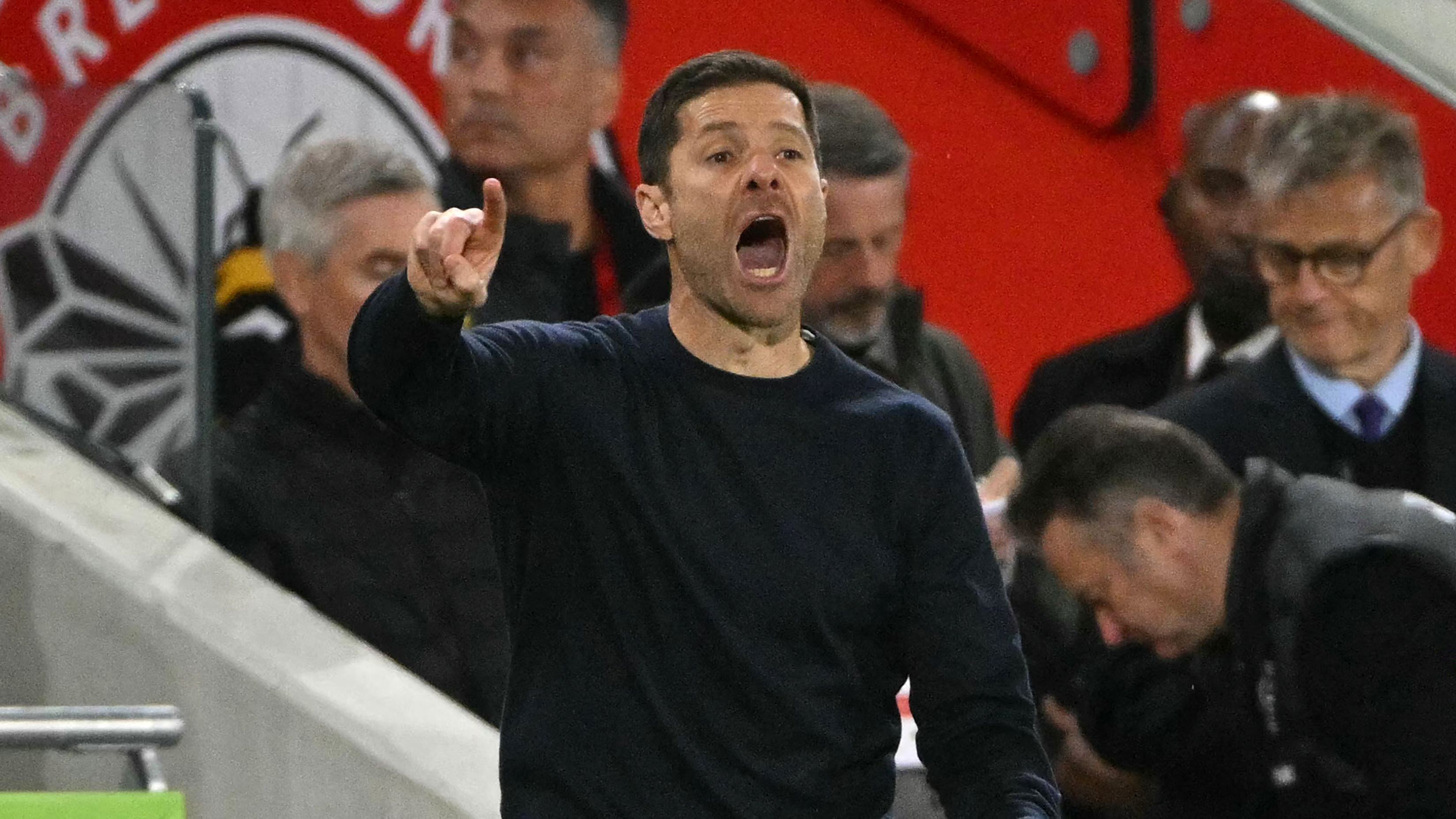 Xabi Alonso 'furious' with Chelsea board? Joe Cole claims tactical ...