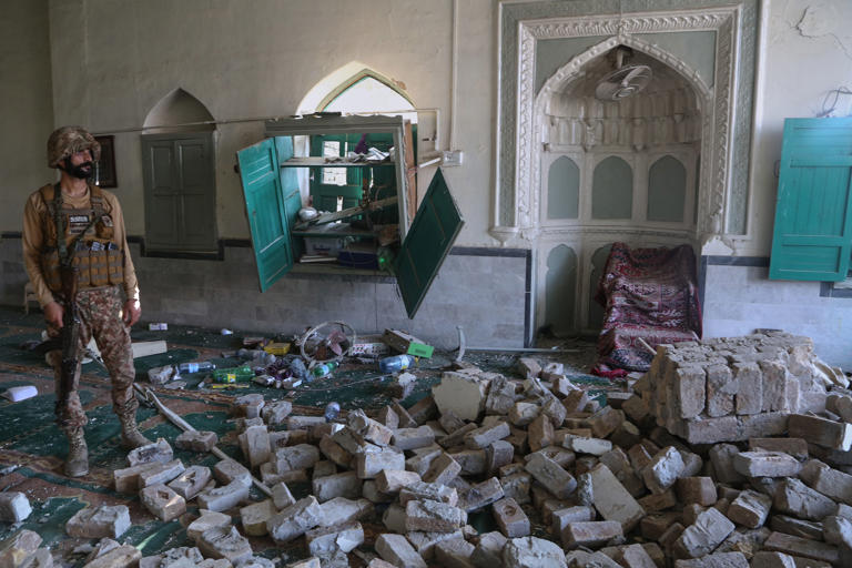 At least 31 killed in Pakistan mosque bombing targeting police