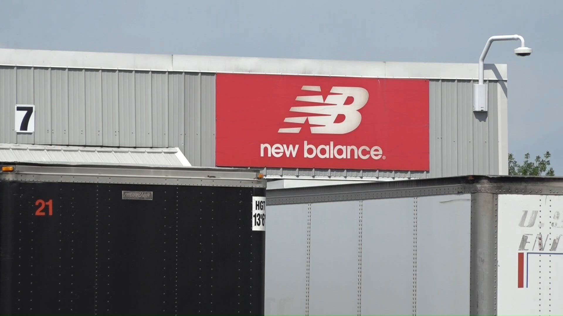 Skowhegan New Balance factory to make shoes for military