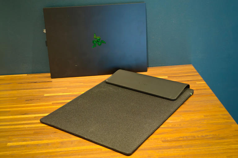 Razer’s wireless charging laptop sleeve has become my new hot desk hero