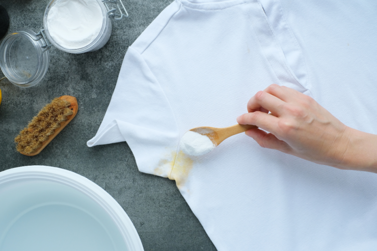 How to get rid of sweat stains from clothes using a simple household trick