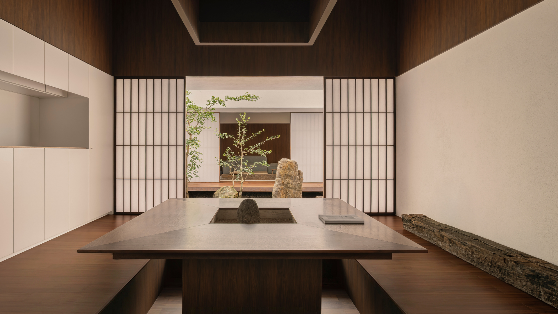 Japanese tsuboniwa are tiny courtyards that bring light and air into ...