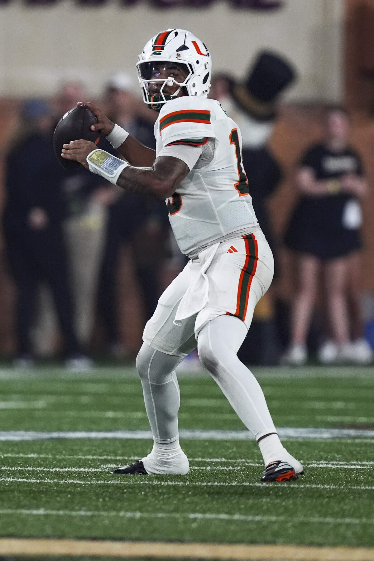 Mensah Completes Record 24 Consecutive Passes No 5 Hurricanes Hold On 