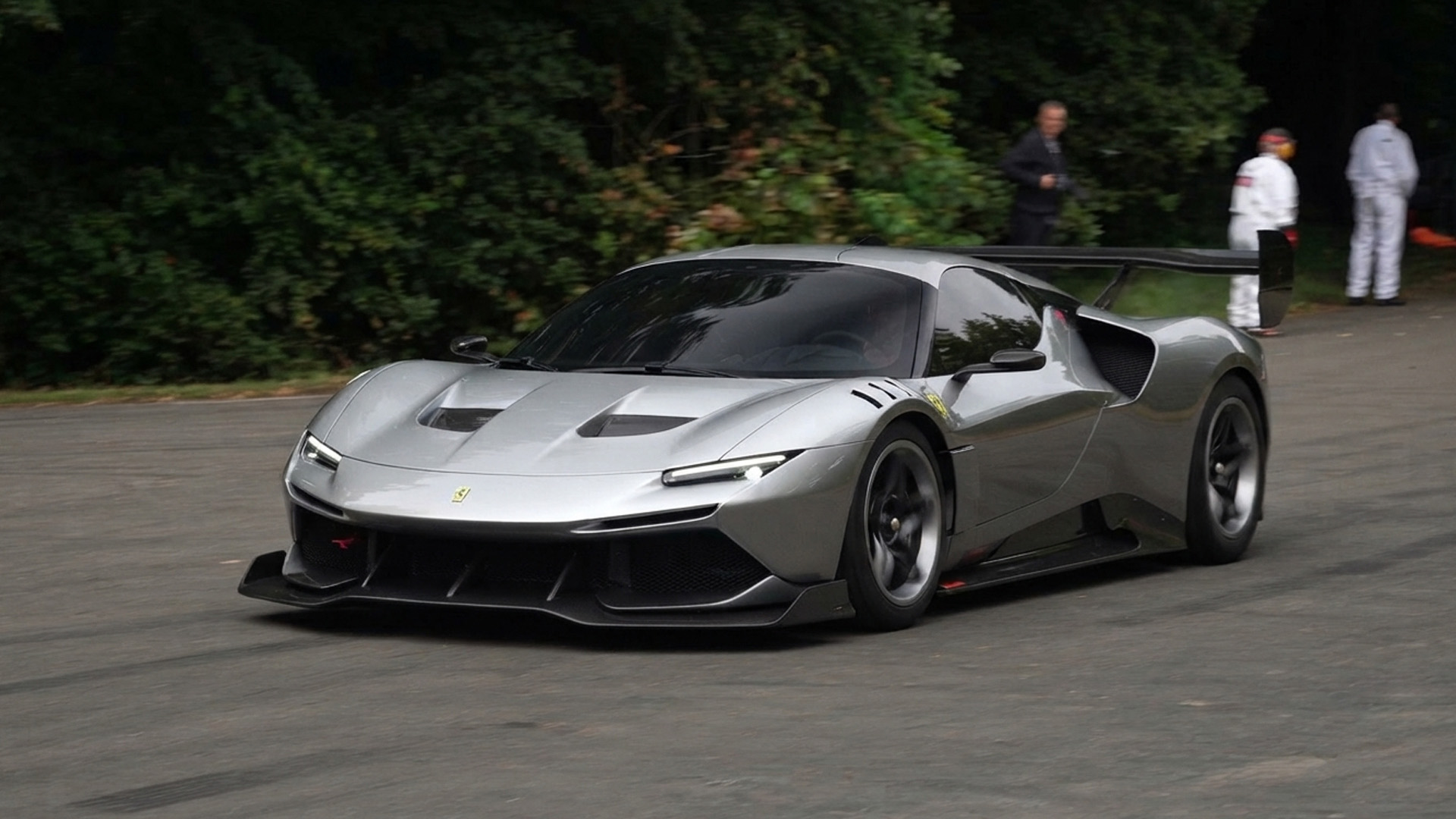 O Ferrari KC23 apresenta seu design aerodinâmico feito para o propósito