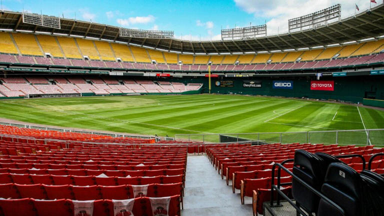 Commanders reveal new stadium design as Trump naming question lingers
