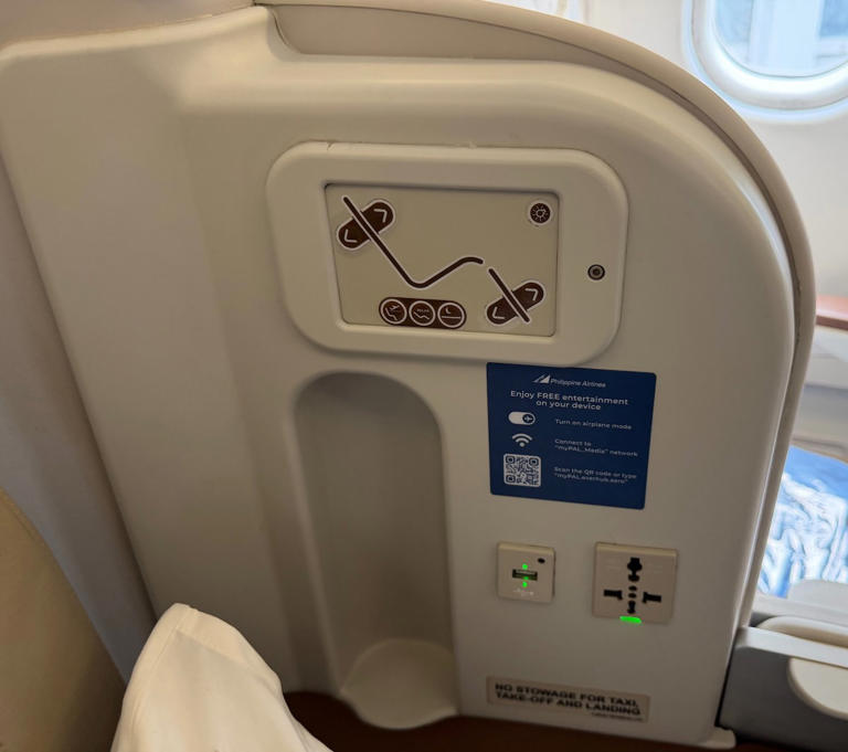 Philippine Airlines' A330 business class: Oh my, these seats are awful!