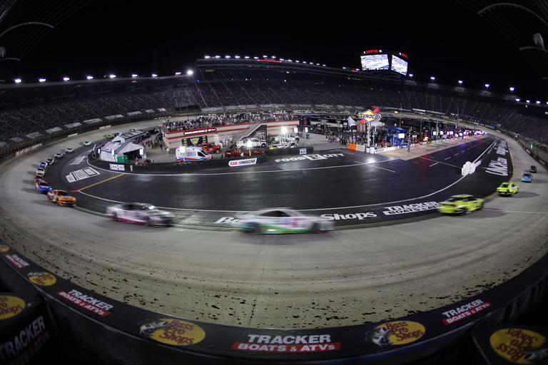 NASCAR at Bristol race results: Joey Logano gets win as Kyle Busch is ...