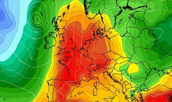 UK weather maps turn volcanic red with 29C heat blast - 27 counties ...