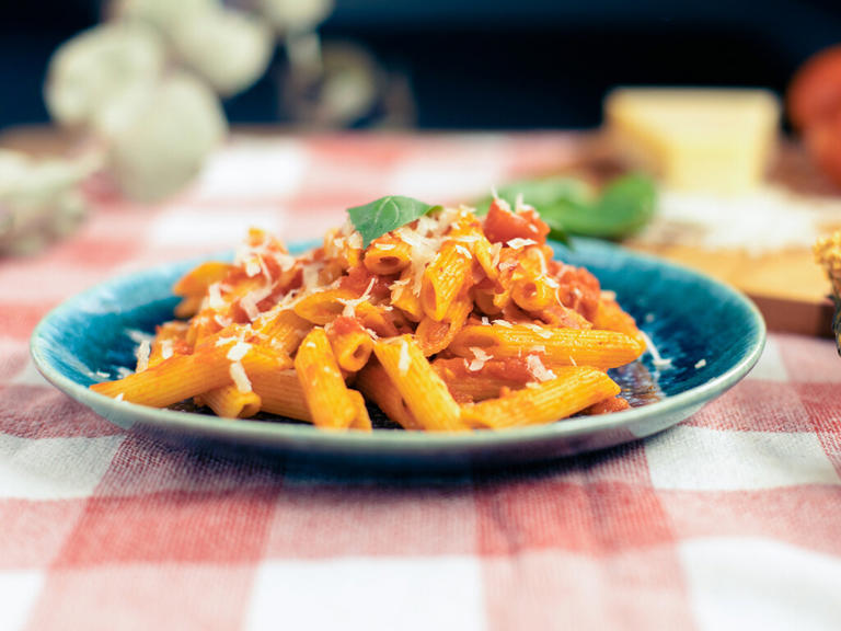 Penne all'Arrabbiata: la receta clásica del delicioso plato de pasta ...