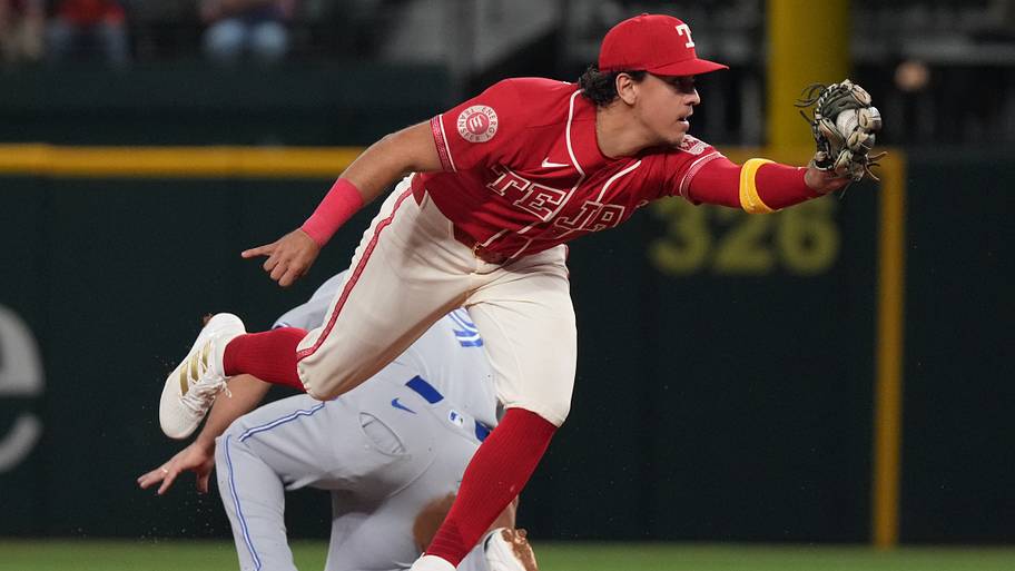 Rangers, Astros can't quit each other in tight AL West race