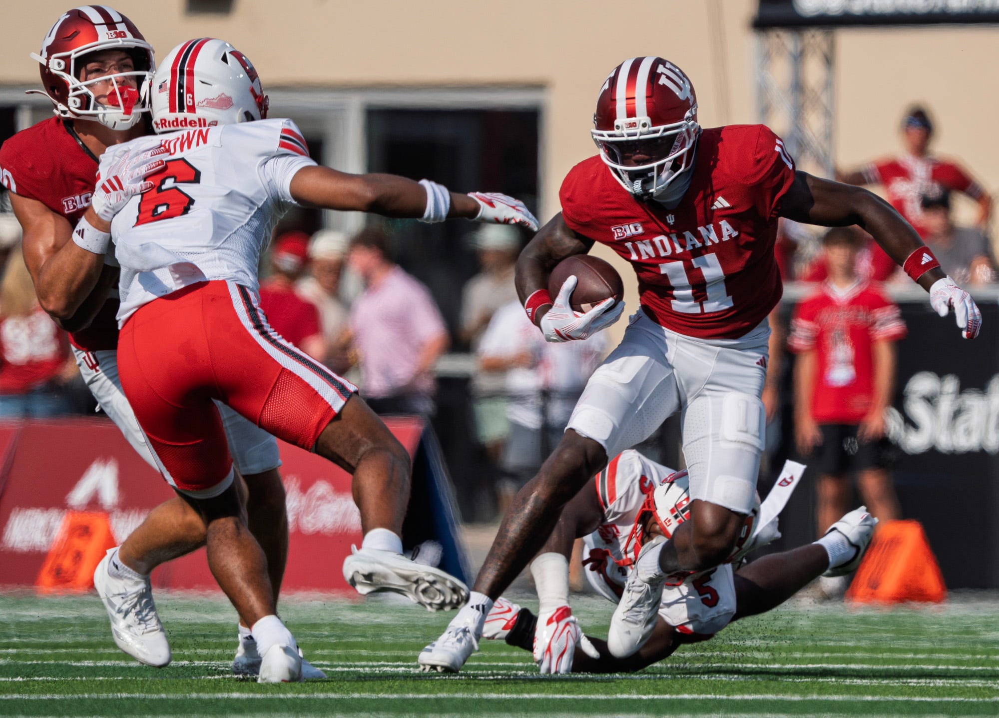 Stout defense, dominant rushing attack lift Indiana football over Western Kentucky