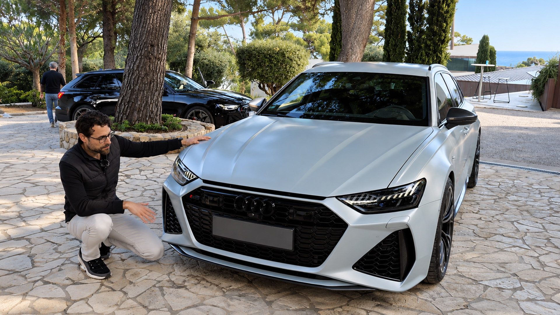 Audi RS6 performance bumper design emphasizes the car’s wide stance