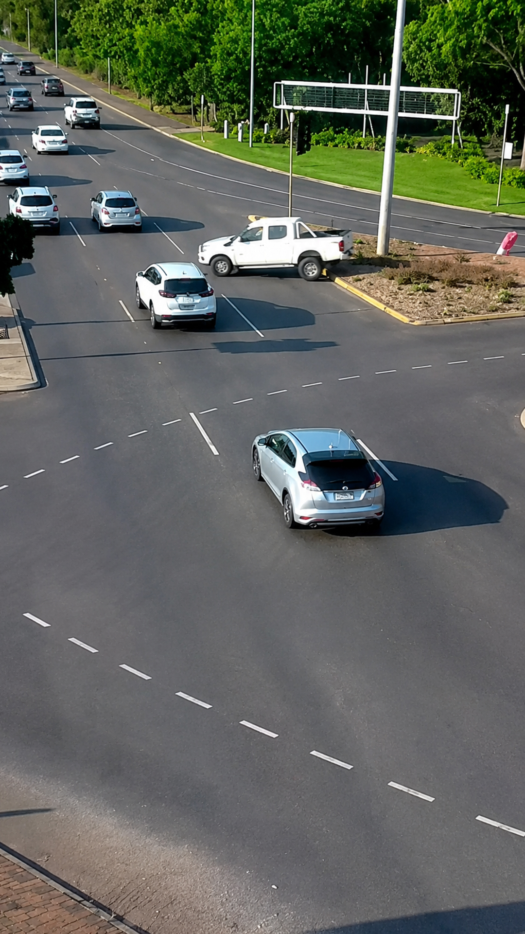 Distracted driving close call narrowly avoids a catastrophic crash