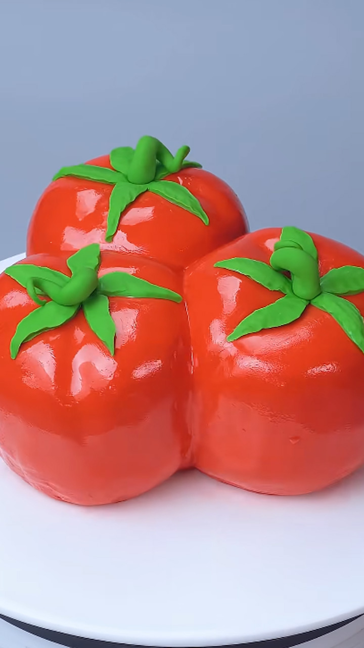 Transforming simple sponge cake into hyper realistic red tomatoes