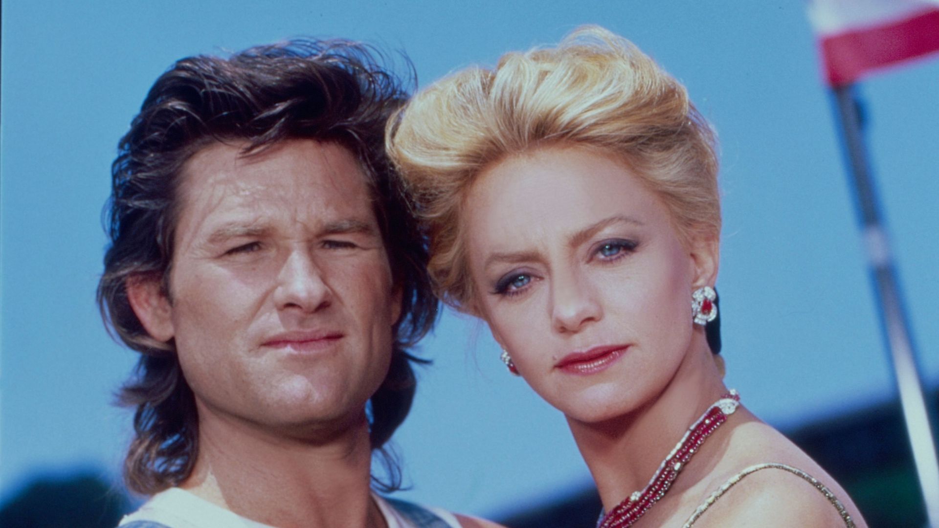 Goldie Hawn & Kurt Russell’s vintage breakfast nook is a masterclass in ...