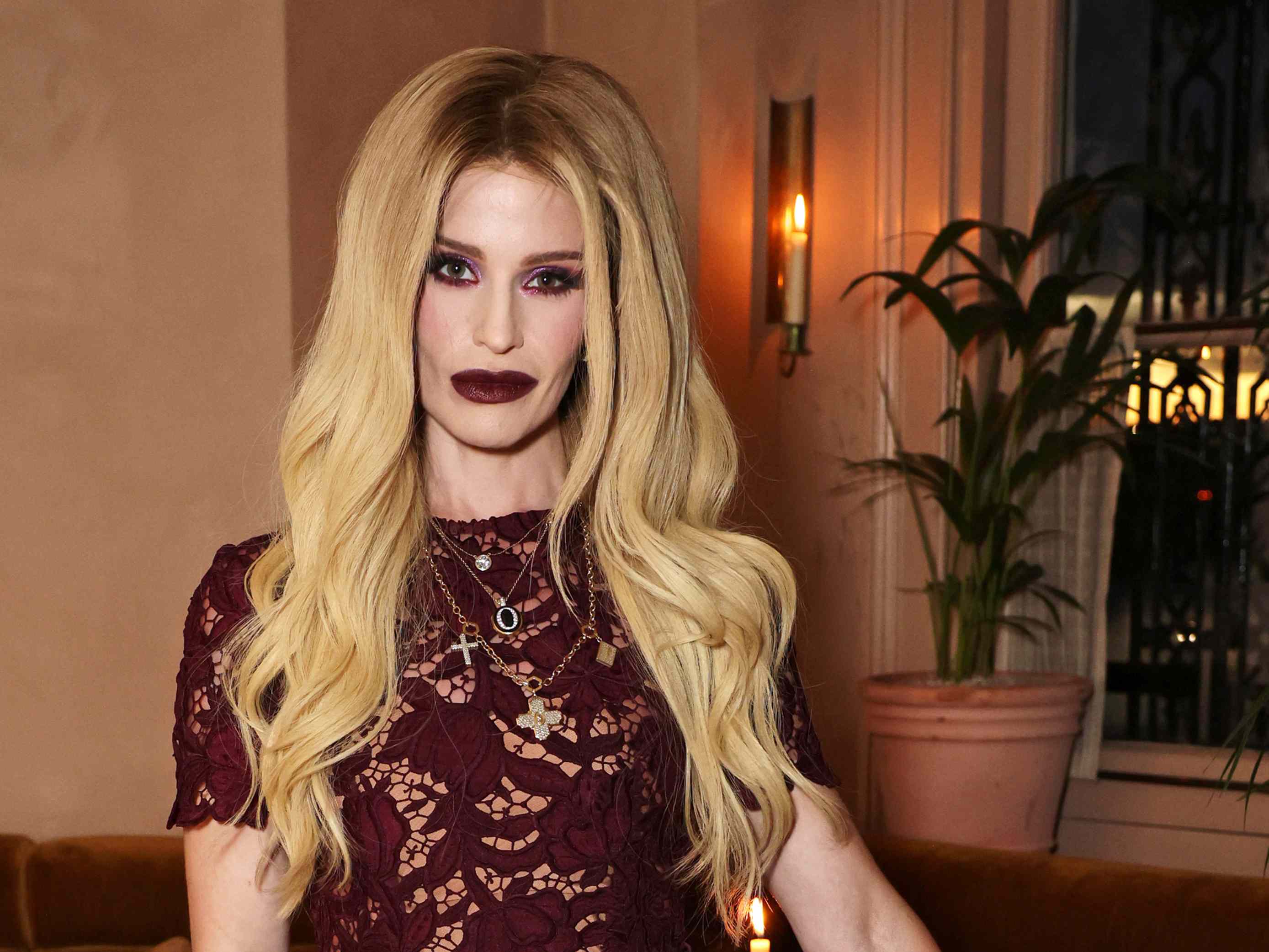 Kelly Osbourne Looks Unrecognizable As She Debuts A Polarizing Edgy 