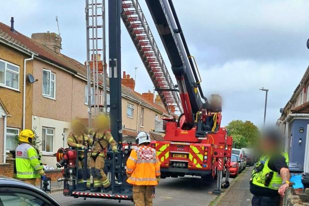 More details released after huge 999 call to Swindon residential street