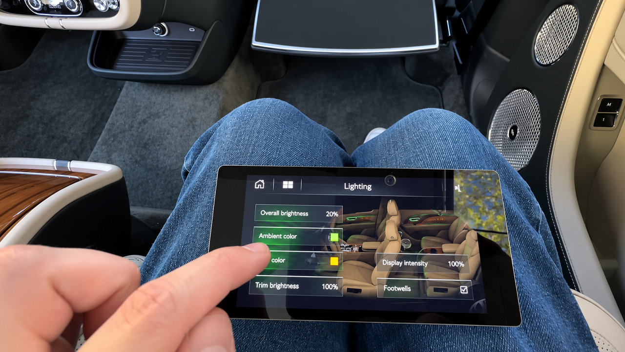 Unleashing insane features inside the Bentley Bentayga EWB interior