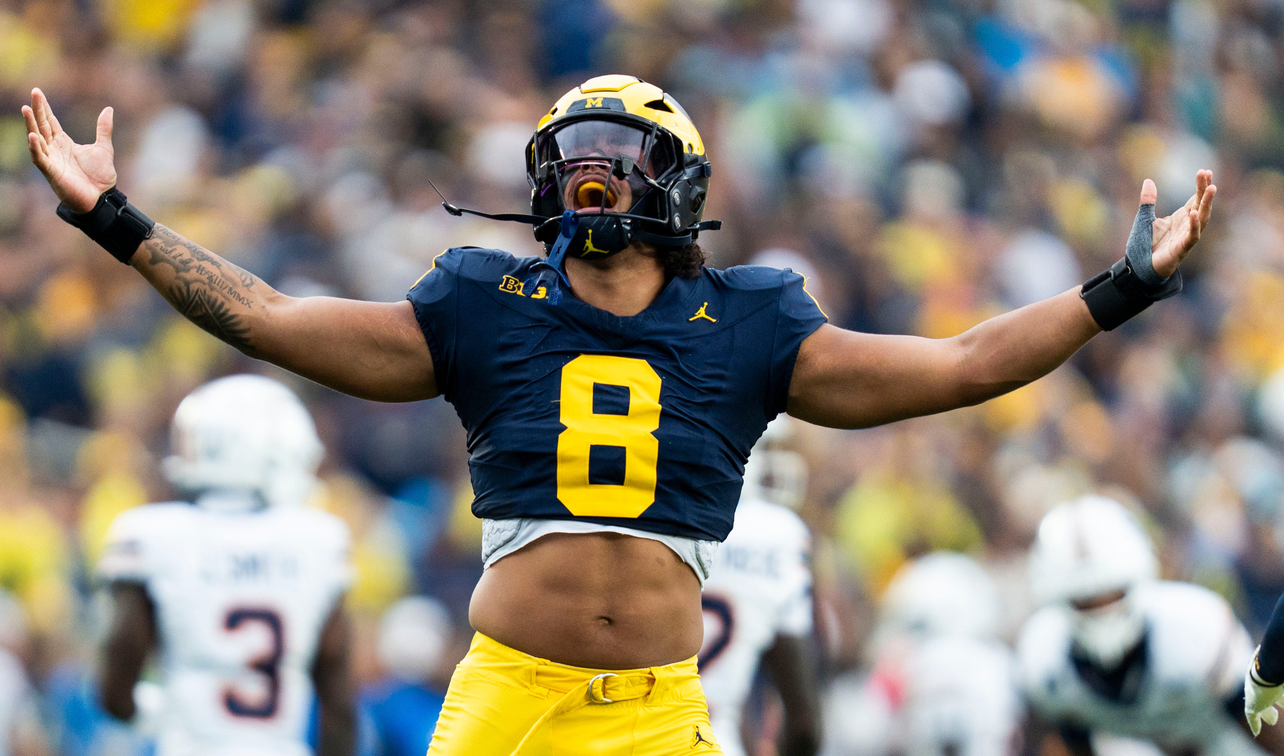 Michigan football rolls UTEP in 2nd half, Tommy Carr throws TD pass