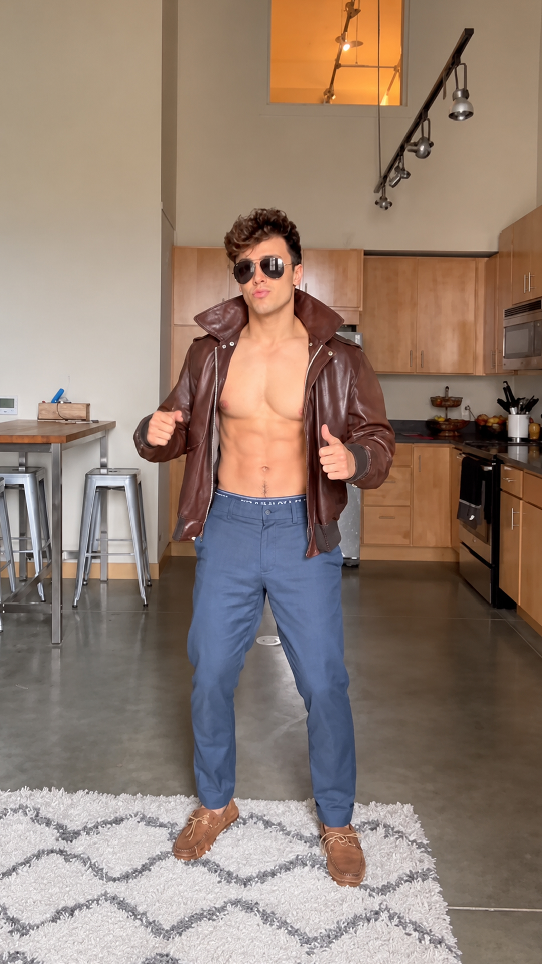 Dating app profiles from men share predictable clichés and photos