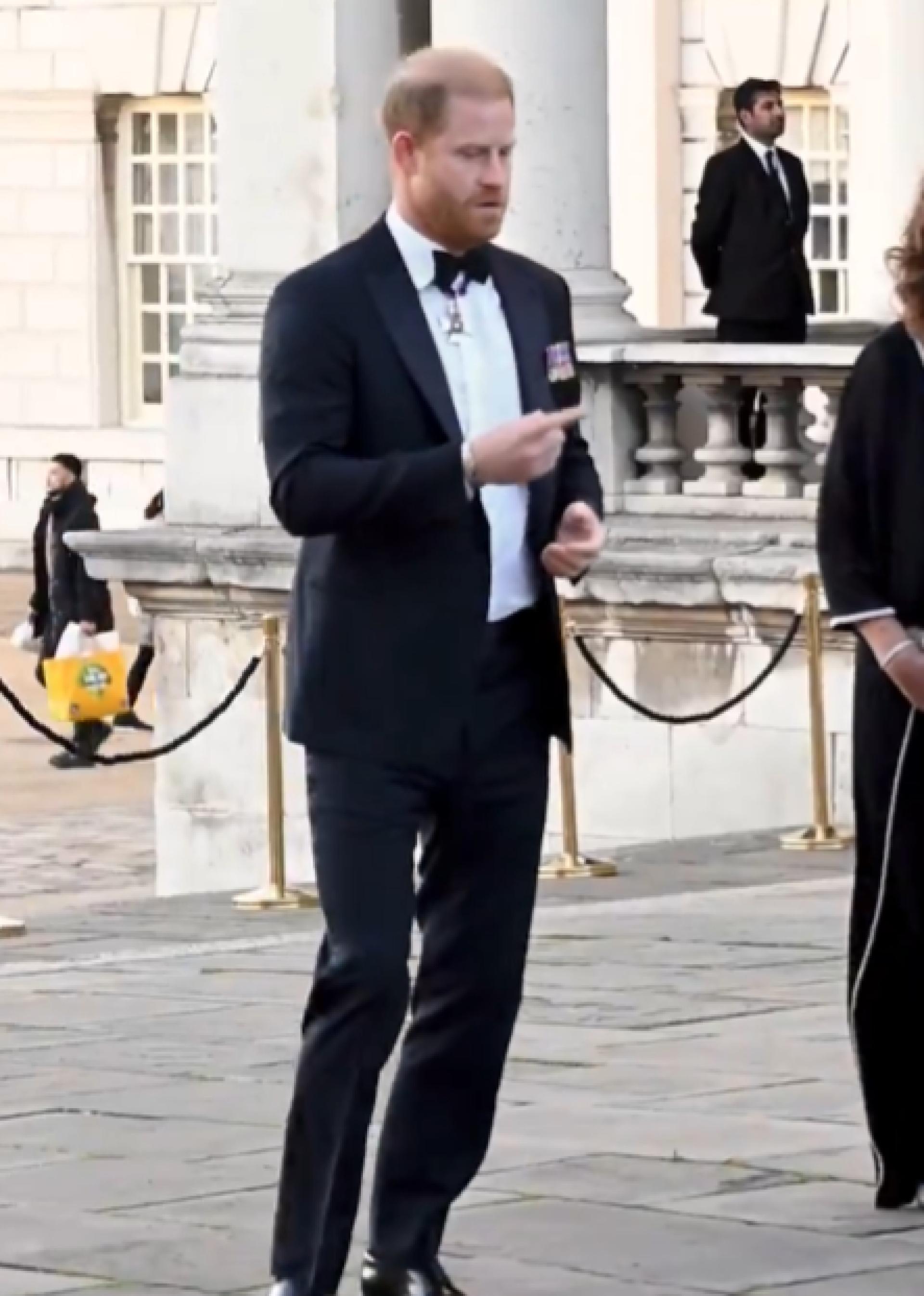 Prince Harry's gesture toward Meghan gets attention as expert explains ...