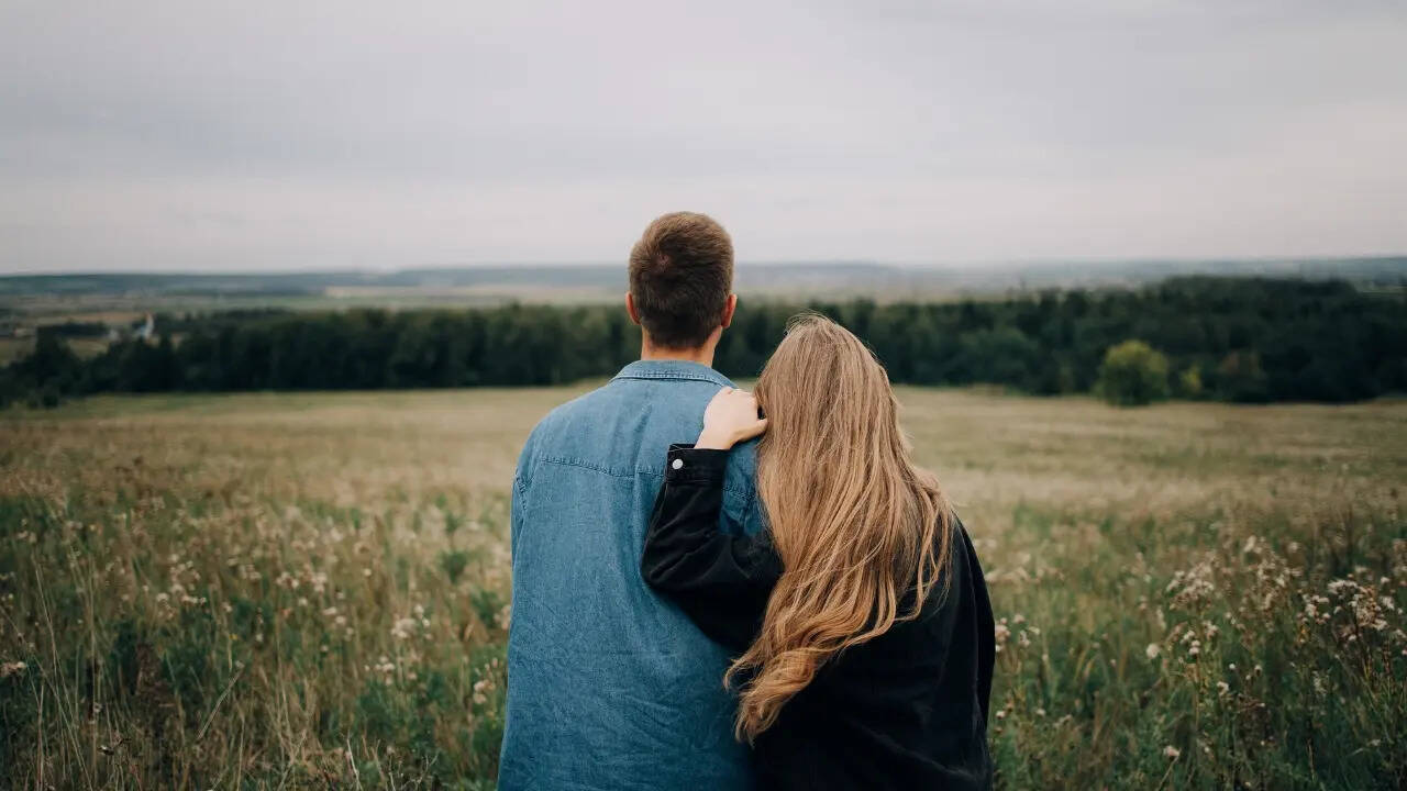 When does healthy independence become emotional distance? 5 signs to ...