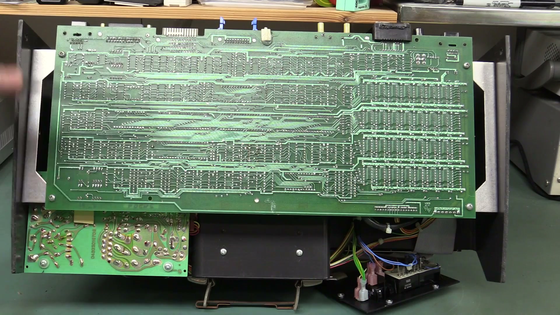 EEVblog #955 - World's first portable computer teardown