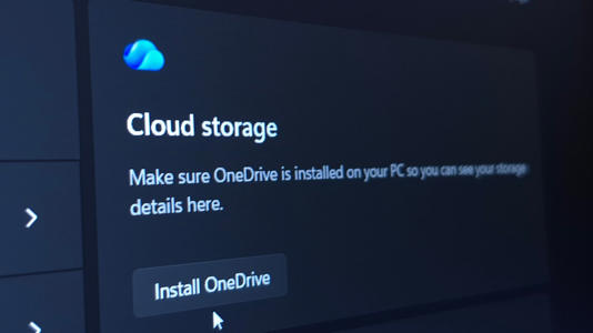 Cloud storage panel in Windows 11 settings advertising OneDrive.