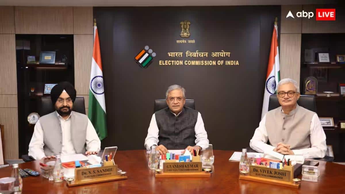 SIR row: EC says form 6 dispute 'not an issue' after key meeting with ...