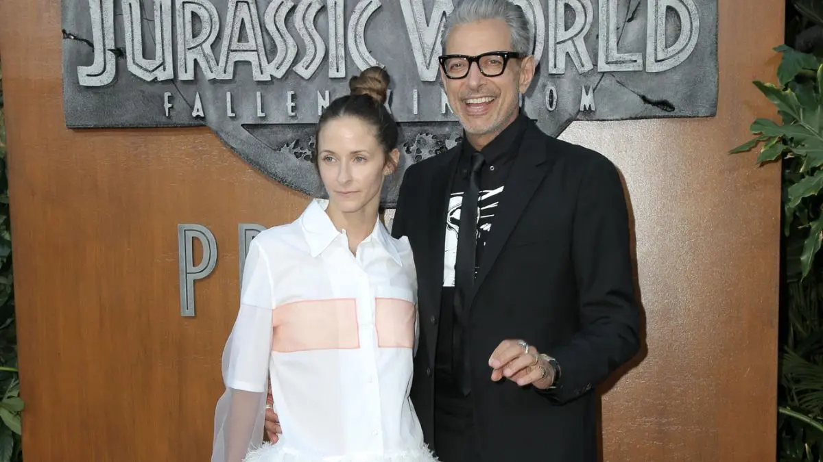 Jeff Goldblum’s wife (43) turned all eyes at the after party and it’s ...