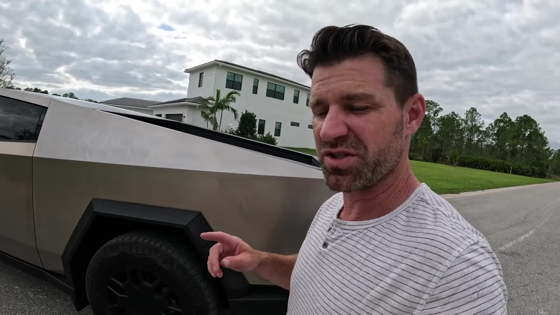 Nobody wants to buy my Cybertruck at auction and here's why
