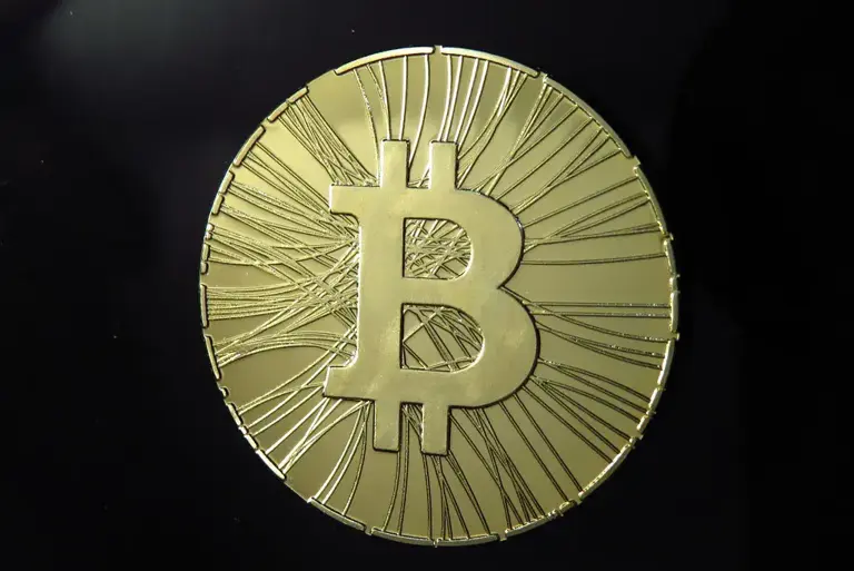 Bitcoin ETF inflows reach $2.4 billion this week, but daily figures ...